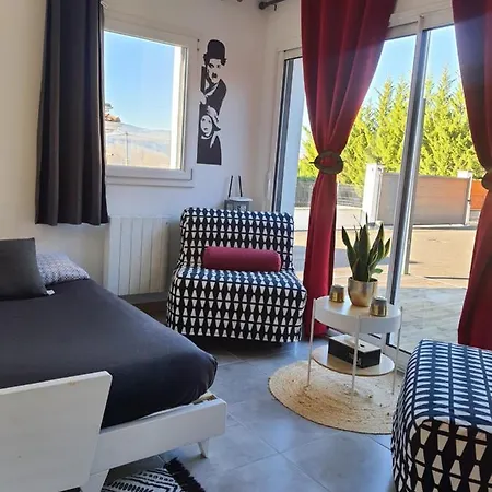 T1 Independant Au Rez-De-Chaussee D'Une Maison * Perrier